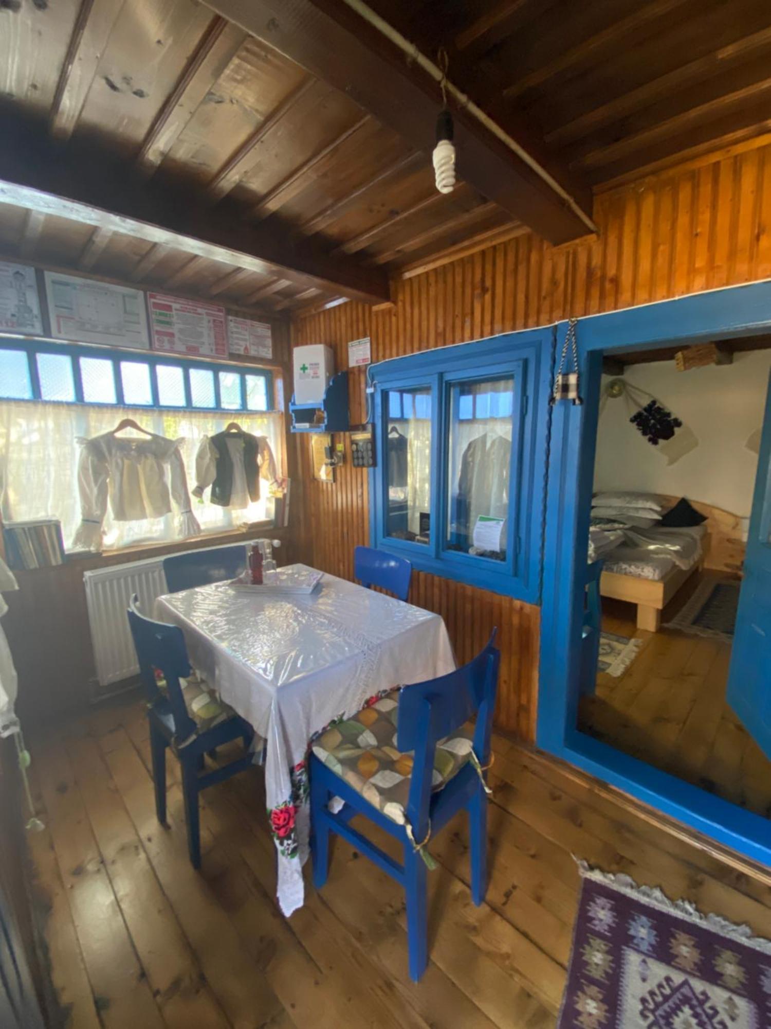 Hotel Casuta Tivadar à Breb Extérieur photo